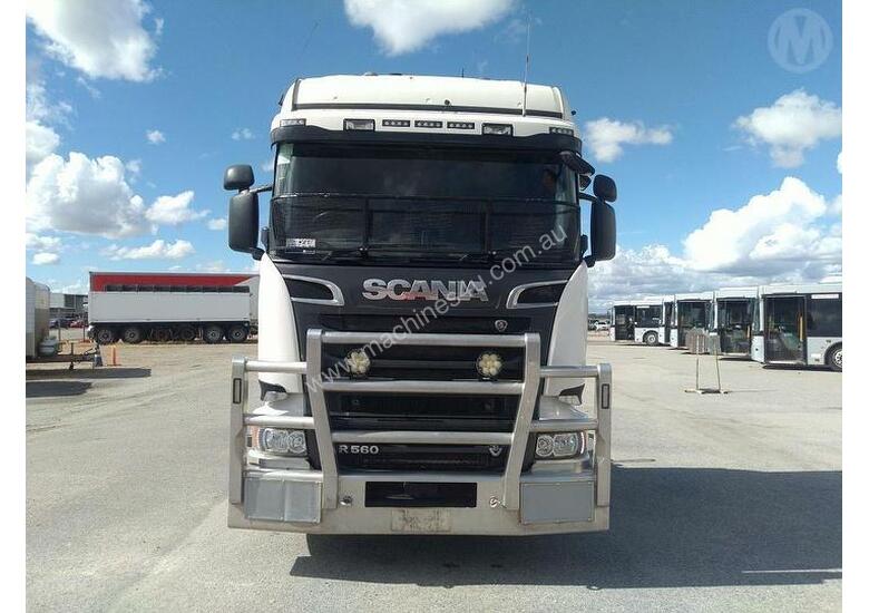 caption Scania R 560