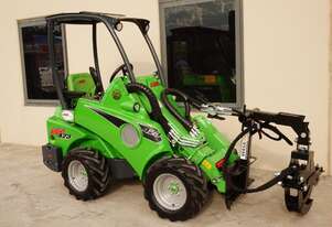 Avant 423 Articulated Mini Loader w Telescopic Boom and Log Grab