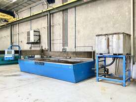 Water-Jet Cutting Machine - picture0' - Click to enlarge
