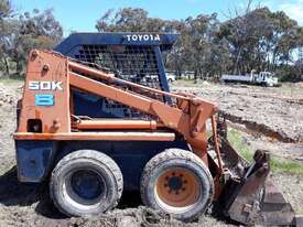 1986 TOYOTA SDK8 SKID STEER U4072 - picture2' - Click to enlarge