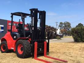 3.5 Ton 4- Wheel Rough Terrain Forklift - picture1' - Click to enlarge