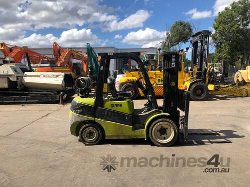 Container Access + Weight Gauge 2.5t LPG Forklift - Hire