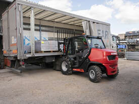 Fork Lift Rough Terrain - Hire - picture1' - Click to enlarge