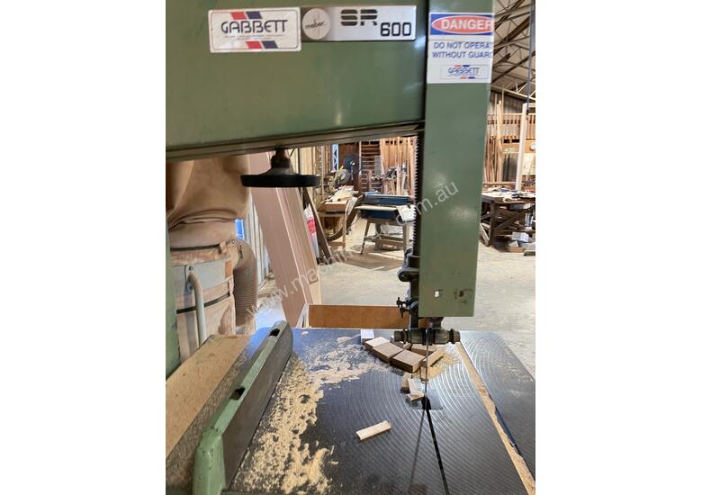 caption Meber S.R 600 Bandsaw + Blades