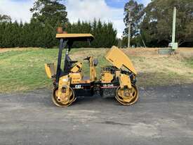 Caterpillar CB-334E Smooth Drum Vibrating Roller  - picture2' - Click to enlarge