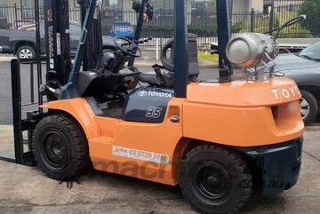 ACTIVE FORKLIFTS - Toyota 7fg35 3.5 Ton Forklift for sale- 4m Lift Height 2006 Model side shift soli