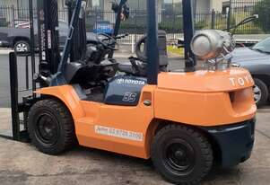 ACTIVE FORKLIFTS - Toyota 7fg35 3.5 Ton Forklift for sale- 4m Lift Height 2006 Model side shift soli ACTIVE FORKLIFTS - Toyota 7fg35 3.5 Ton Forklift for sale- 4m Lift Height 2006 Model side shift soli