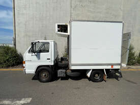Isuzu NKR200 Pantech Truck - picture1' - Click to enlarge