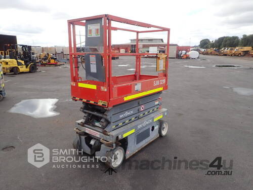 2014 SKYJACK SJ1113219 ELECTRIC SCISSOR JACK