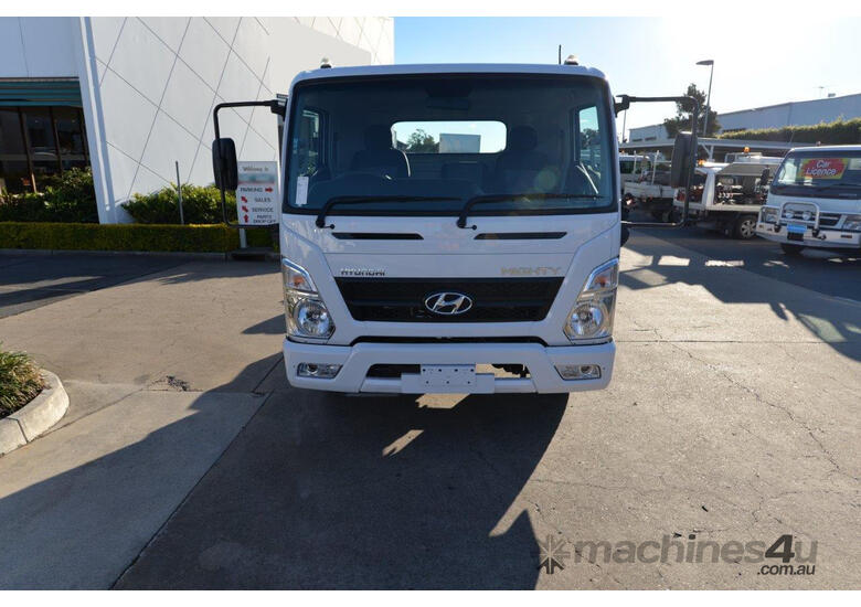 caption 2021 HYUNDAI MIGHTY EX6 MWB - Cab Chassis Trucks