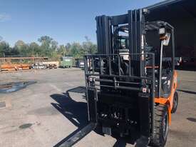 New Diesel Forklift in Stock Linde Baoli - picture1' - Click to enlarge