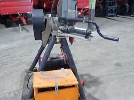 VICTAULIC 240V PIPE GROOVING MACHINE - picture0' - Click to enlarge