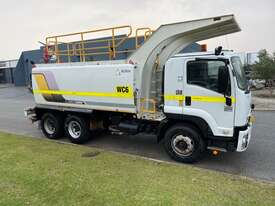 Truck Water Truck Isuzu FV2 1400 6x4 1500L Licensed SN1107 - picture0' - Click to enlarge
