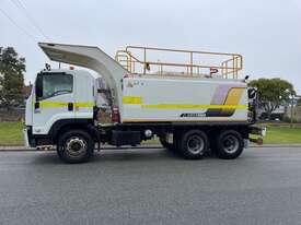 Truck Water Truck Isuzu FV2 1400 6x4 1500L Licensed SN1107 - picture1' - Click to enlarge