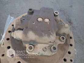 KOMATSU PC400 FINAL DRIVE - picture2' - Click to enlarge