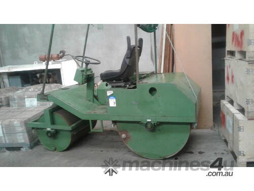 Lockwood 2000 cricket pitch roller , petrol powered , Late model series ,