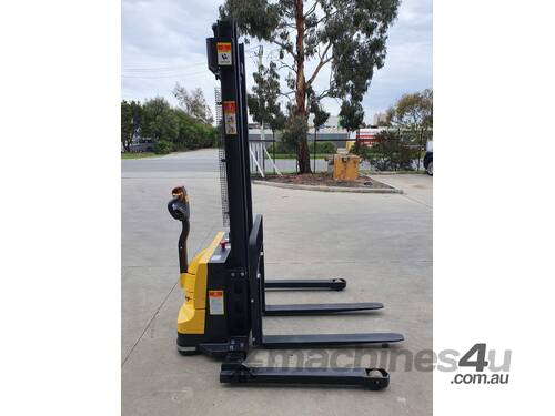 Hyster LS15 Walkie Stacker – 1.5T, Extended Battery Life for Efficient Lifting Operations!