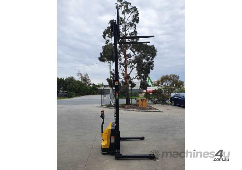 Hyster LS15 Walkie Stacker – 1.5T, Extended Battery Life for Efficient Lifting Operations!