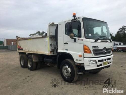 2009 Hino FM500