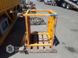 WORKSHOP TROLLEY ON WHEELS - picture0' - Click to enlarge