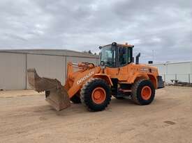 2008 Doosan DL200 Front End Loader - picture0' - Click to enlarge