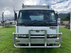 2001 Nissan UD PKA220 single axle fridge / Pantech Tail lifter Truck - picture1' - Click to enlarge