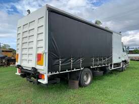 2001 Nissan UD PKA220 single axle fridge / Pantech Tail lifter Truck - picture2' - Click to enlarge