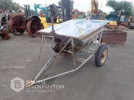 TRACTOR DRAWN SPREADER - picture2' - Click to enlarge