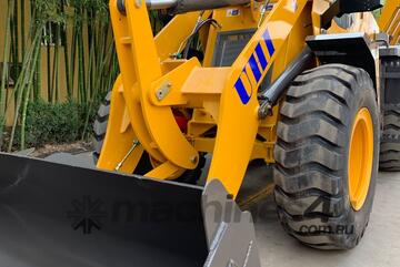 UWL280 Wheel Loader, 123HP Cummins Engine, 2.8T Load Capacity