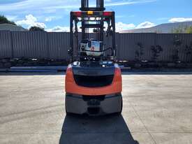 Toyota Forklift 3.5T With Tyne Positioners - picture2' - Click to enlarge