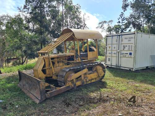 D4  caterpillar bulldozer