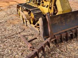 D4  caterpillar bulldozer - picture2' - Click to enlarge