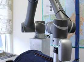 Collaborative Robot Arm Cobotic - picture0' - Click to enlarge