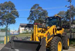 UWL280 Wheel Loader, 123HP Cummins Engine, 2.8T Load Capacity