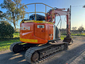 Hitachi Zaxis 135US Tracked-Excav Excavator - picture2' - Click to enlarge