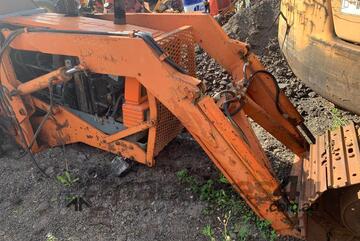   Kubota M8950 Loader Bucket For 70-95 HP Tractors, Ideal for Construction & Farming!