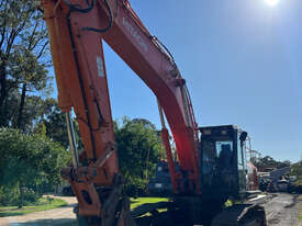 Hitachi ZX350 Tracked-Excav Excavator - picture0' - Click to enlarge