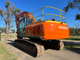 Hitachi ZX350 Tracked-Excav Excavator - picture1' - Click to enlarge