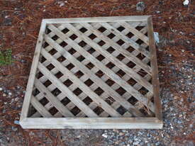 Wood slatted gates - picture0' - Click to enlarge