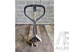 Crown PTH50 Pallet Jack - picture0' - Click to enlarge