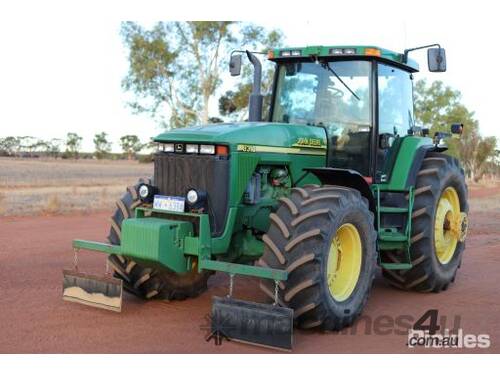 John Deere 8310