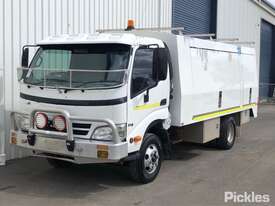 2009 Hino 300 716 - picture0' - Click to enlarge