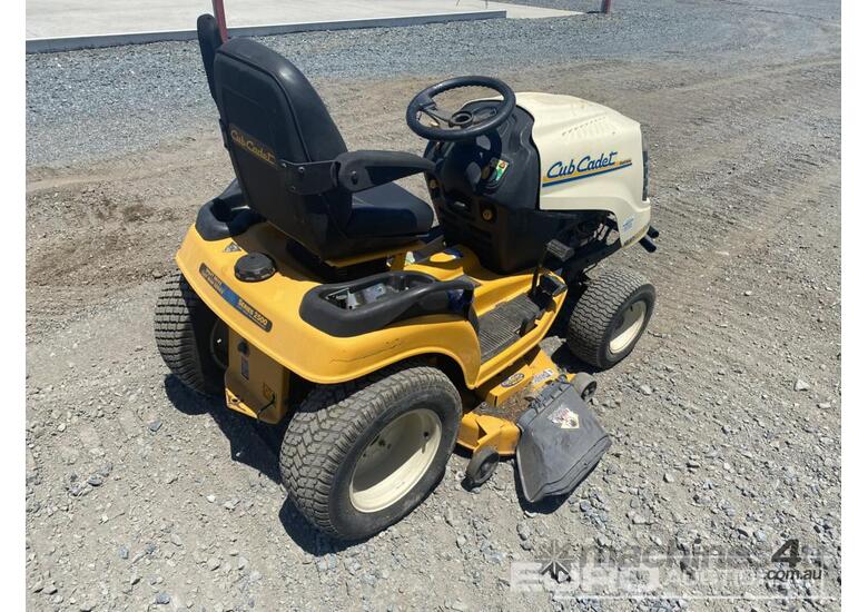 Used cub cadet Cub Cadet GT 2544 Ride on Mower Ride On Mowers in