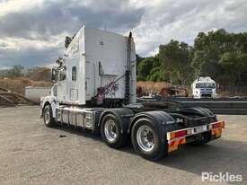 2013 Freightliner FLX Coronado - picture2' - Click to enlarge