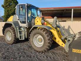 WACKER NEUSON WL110 WHEEL LOADER COMPLETE WITH BUCKET - picture0' - Click to enlarge