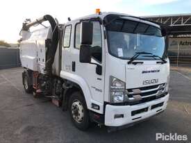 2017 Isuzu FSR 140-260 Sweeper Day Cab - picture0' - Click to enlarge