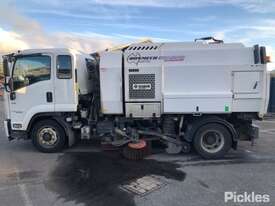 2017 Isuzu FSR 140-260 Sweeper Day Cab - picture1' - Click to enlarge