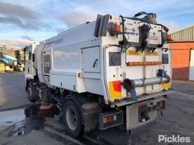 2017 Isuzu FSR 140-260 Sweeper Day Cab - picture2' - Click to enlarge