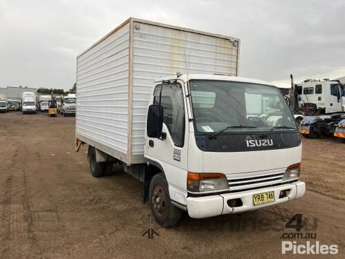 2002 Isuzu NPR 200 Pantech