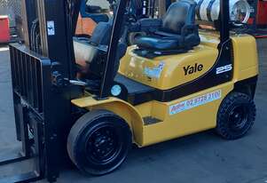 ACTIVE FORKLIFTS - 2012 Yale container entry forklift for sale-2.5 ton capacity solid tyres side shi ACTIVE FORKLIFTS - 2012 Yale container entry forklift for sale-2.5 ton capacity solid tyres side shi